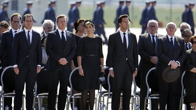 Netherlands holds solemn ceremony for plane crash victims - ảnh 1
